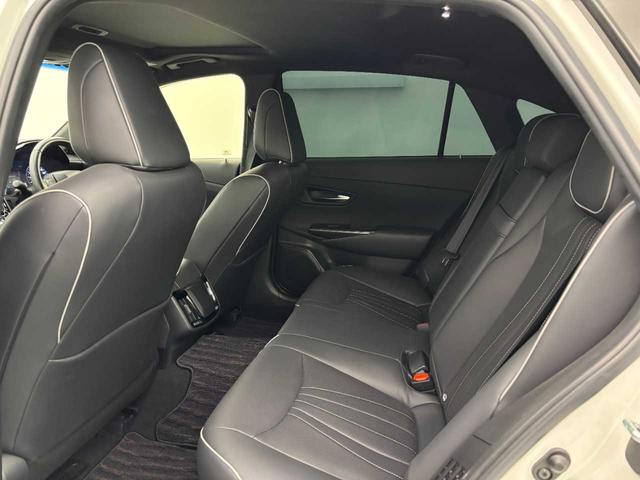 クラウンハイブリッド ＲＳアドバンス　セーフティーセンス／サンルーフ／黒革シート／三眼ヘッドライト／モデリスタ１９インチアルミ／ヘッドアップディスプレ／ブラインドスポットモニタ／サイド＆カーテンエアバック／純正ナビ／フルセグＴＶ／ＥＴＣ（30枚目）