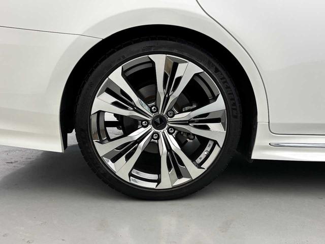 クラウンハイブリッド ＲＳアドバンス　セーフティーセンス／サンルーフ／黒革シート／三眼ヘッドライト／モデリスタ１９インチアルミ／ヘッドアップディスプレ／ブラインドスポットモニタ／サイド＆カーテンエアバック／純正ナビ／フルセグＴＶ／ＥＴＣ（42枚目）