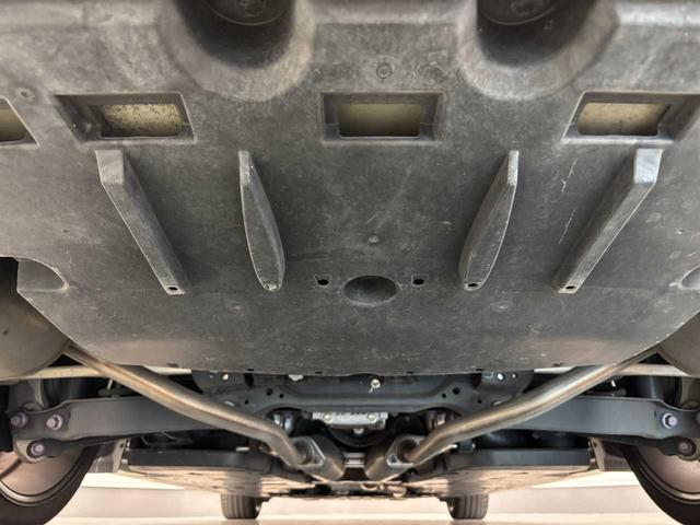 クラウンハイブリッド ＲＳアドバンス　セーフティーセンス／サンルーフ／黒革シート／三眼ヘッドライト／モデリスタ１９インチアルミ／ヘッドアップディスプレ／ブラインドスポットモニタ／サイド＆カーテンエアバック／純正ナビ／フルセグＴＶ／ＥＴＣ（54枚目）