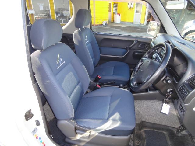 ジムニー FISフリースタイルワールドカップリミテッド パートタイム4WD・インタークーラーターボ・純正アルミ・CD/MD・AM/FMラジオ・フォグライト・シートヒーター・ミラーヒーター・電動格納ミラー・キーレスエントリー(22枚目)