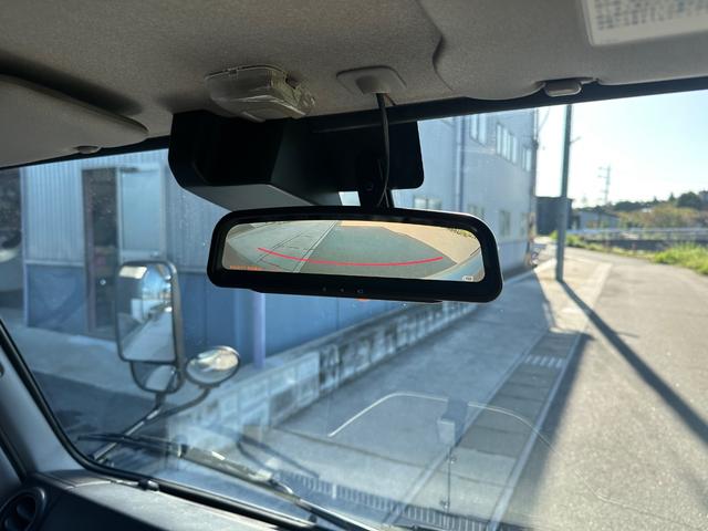 ダイナトラック Wキャブフルジャストロー Wキャブ レクサス1J7全塗装済み 弊社架装 メッキホイール 純正オプションフロントスポイラー 弊社架装サイドバンパー・フェンダー・泥除け・アオリ縞板製作 ディスプレイオーディオ アップルカープレイ(9枚目)