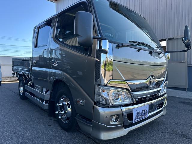 ダイナトラック Wキャブフルジャストロー Wキャブ レクサス1J7全塗装済み 弊社架装 メッキホイール 純正オプションフロントスポイラー 弊社架装サイドバンパー・フェンダー・泥除け・アオリ縞板製作 ディスプレイオーディオ アップルカープレイ(15枚目)