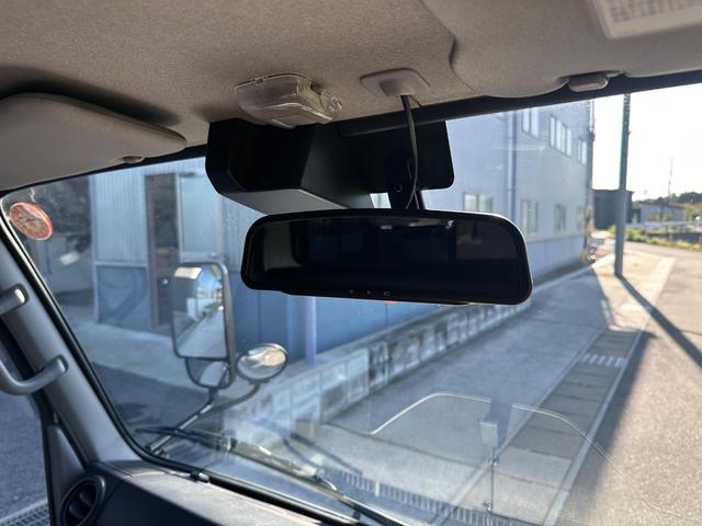 ダイナトラック Wキャブフルジャストロー Wキャブ レクサス1J7全塗装済み 弊社架装 メッキホイール 純正オプションフロントスポイラー 弊社架装サイドバンパー・フェンダー・泥除け・アオリ縞板製作 ディスプレイオーディオ アップルカープレイ(27枚目)