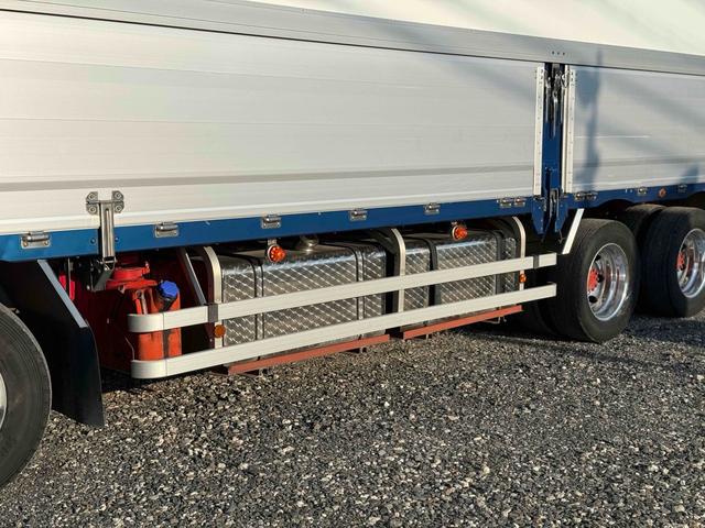 HINO PROFIA BASEGRADE