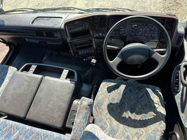 この度は当店のお車をご覧になっていただき、誠にありがとうございます。ぜひじっくりとご検討下さい。気軽にお問合せ・お見積りお待ちしております。