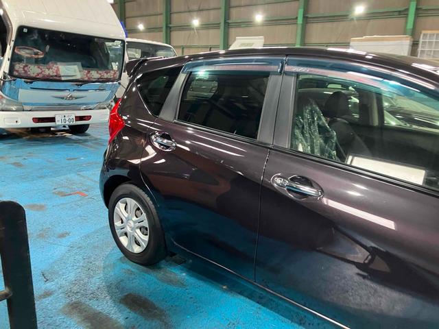 ノート ナビ TV オートライト キーレスエントリー アイドリングストップ 電動格納ミラー CVT CD ミュージックプレイヤー接続可 エアコン パワーステアリング パワーウィンドウ 運転席エアバッグ(30枚目)