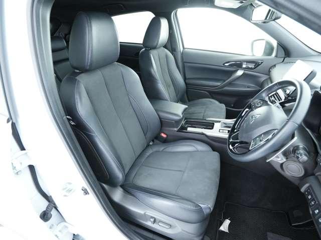 エクリプスクロス ブラックエディション マルチアラウンドモニター 電動サンルーフ&ルーフレール 純正8インチスマホ連携ナビ 純正ブラックアルミホイール ヘッドアップディスプレイ(7枚目)