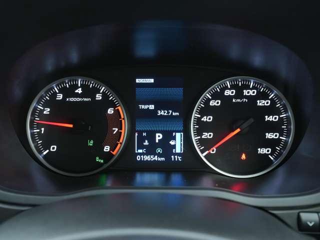 エクリプスクロス ブラックエディション マルチアラウンドモニター 電動サンルーフ&ルーフレール 純正8インチスマホ連携ナビ 純正ブラックアルミホイール ヘッドアップディスプレイ(13枚目)