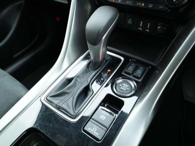 エクリプスクロス ブラックエディション マルチアラウンドモニター 電動サンルーフ&ルーフレール 純正8インチスマホ連携ナビ 純正ブラックアルミホイール ヘッドアップディスプレイ(15枚目)