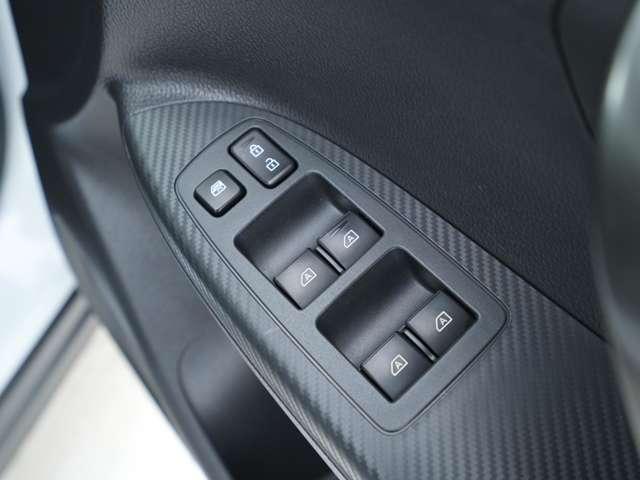 エクリプスクロス ブラックエディション マルチアラウンドモニター 電動サンルーフ&ルーフレール 純正8インチスマホ連携ナビ 純正ブラックアルミホイール ヘッドアップディスプレイ(27枚目)