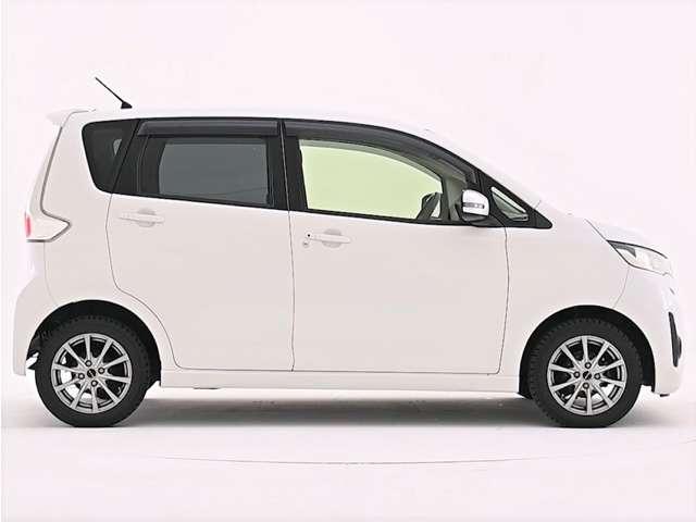 ｅＫカスタム Ｇ　バックカメラ　純正エンジンスターター　夏冬タイヤセット有　運転席シートヒーター　アイドリングストップ　ベンチシート　タッチパネル式エアコン　防錆塗装歴有（3枚目）