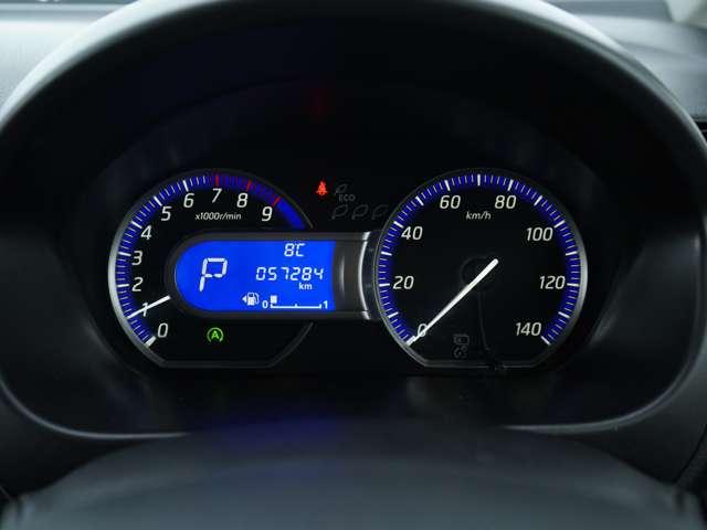 ｅＫカスタム Ｇ　バックカメラ　純正エンジンスターター　夏冬タイヤセット有　運転席シートヒーター　アイドリングストップ　ベンチシート　タッチパネル式エアコン　防錆塗装歴有（11枚目）