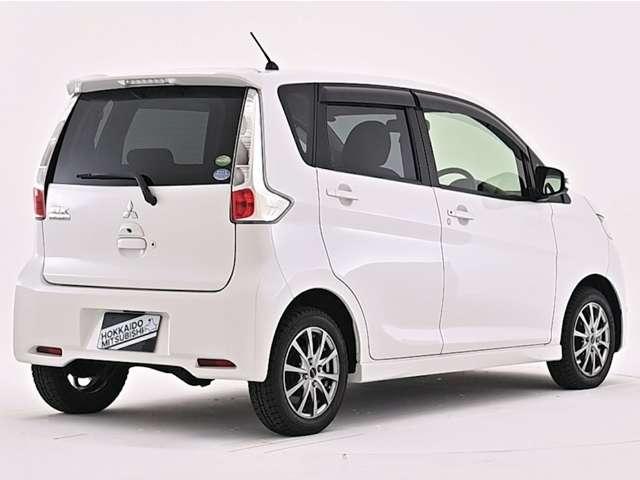 ｅＫカスタム Ｇ　バックカメラ　純正エンジンスターター　夏冬タイヤセット有　運転席シートヒーター　アイドリングストップ　ベンチシート　タッチパネル式エアコン　防錆塗装歴有（20枚目）