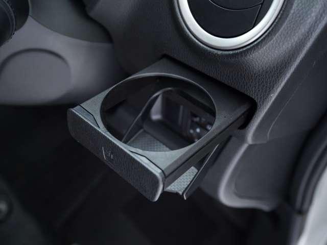 ｅＫカスタム Ｇ　バックカメラ　純正エンジンスターター　夏冬タイヤセット有　運転席シートヒーター　アイドリングストップ　ベンチシート　タッチパネル式エアコン　防錆塗装歴有（24枚目）