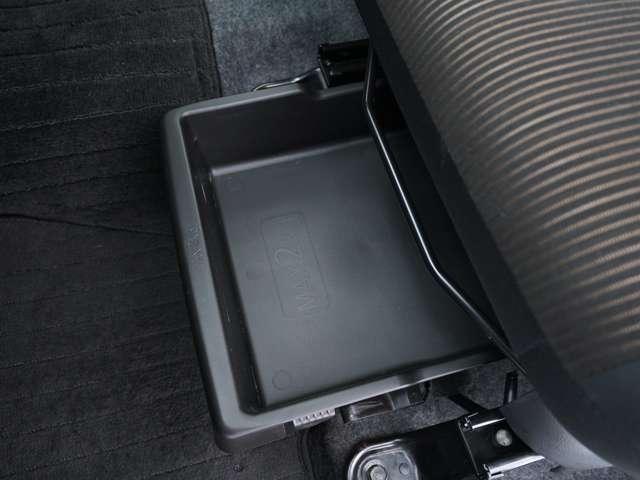 ｅＫカスタム Ｇ　バックカメラ　純正エンジンスターター　夏冬タイヤセット有　運転席シートヒーター　アイドリングストップ　ベンチシート　タッチパネル式エアコン　防錆塗装歴有（27枚目）