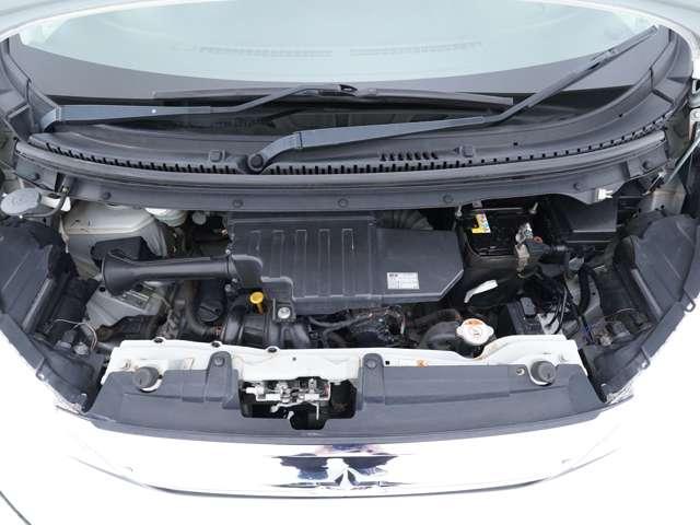 ｅＫカスタム Ｇ　バックカメラ　純正エンジンスターター　夏冬タイヤセット有　運転席シートヒーター　アイドリングストップ　ベンチシート　タッチパネル式エアコン　防錆塗装歴有（31枚目）