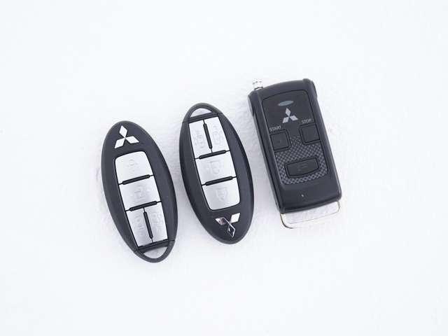 デリカミニ T プレミアム 純正9型ナビ バンパーガード(DANSHAQ) マッドフラップ エクステリアパッケージ エンジンフードエンブレム ETC ルーフレール 両側電動スライドドア ドライブレコーダー 純正エンジンスターター(8枚目)