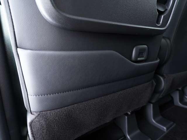 デリカミニ T プレミアム 純正9型ナビ バンパーガード(DANSHAQ) マッドフラップ エクステリアパッケージ エンジンフードエンブレム ETC ルーフレール 両側電動スライドドア ドライブレコーダー 純正エンジンスターター(37枚目)