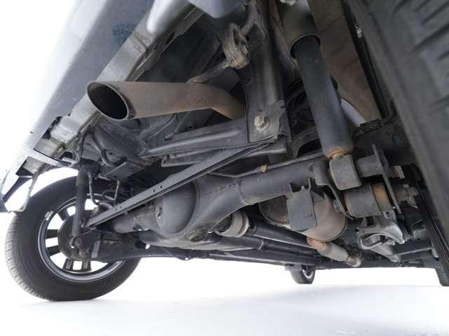 デリカミニ T プレミアム 純正9型ナビ バンパーガード(DANSHAQ) マッドフラップ エクステリアパッケージ エンジンフードエンブレム ETC ルーフレール 両側電動スライドドア ドライブレコーダー 純正エンジンスターター(43枚目)