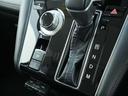 シフトレバーはインパネシフトです!ハンドルから少ない手の移動で操作が出来ますので、運転動作を妨げにくくなっております!