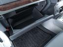 助手席手前の大容量のグローブボックスです！車検証やお車関連の書類の保管場所にピッタリです！