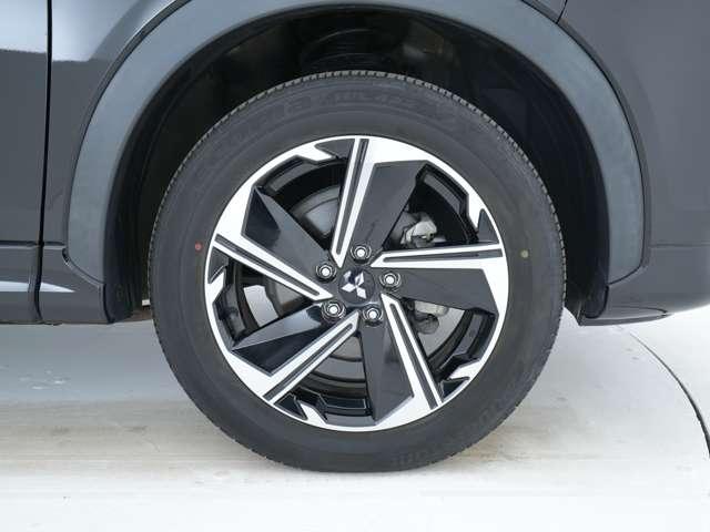 エクリプスクロスＰＨＥＶ Ｐ　電気温水式ヒーター　ルーフボックス　純正スマホ連携ナビ　１５００Ｗ給電　マルチアラウンドモニター　ＥＴＣ　ドライブレコーダー（18枚目）