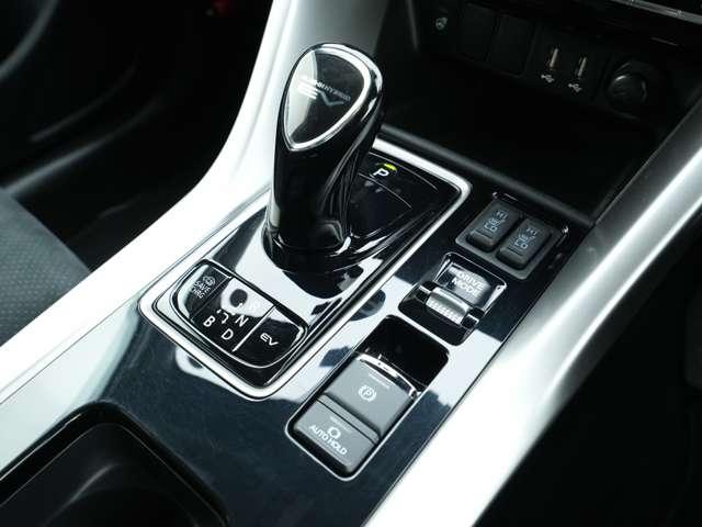 エクリプスクロスＰＨＥＶ Ｐ　電気温水式ヒーター　ルーフボックス　純正スマホ連携ナビ　１５００Ｗ給電　マルチアラウンドモニター　ＥＴＣ　ドライブレコーダー（26枚目）