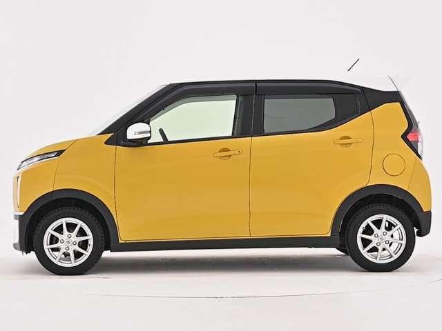 ｅＫクロス Ｇ　エクステリアガーニッシュＰＫＧ（フロントバンパーガーニッシュ・テールゲートガーニッシュ）　ナビ　バックカメラ　シートヒーター　夏冬タイヤセット有　障害物センサー（3枚目）