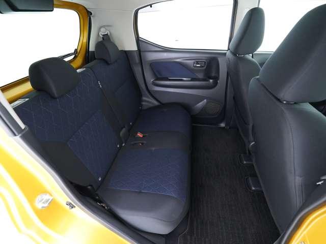 ｅＫクロス Ｇ　エクステリアガーニッシュＰＫＧ（フロントバンパーガーニッシュ・テールゲートガーニッシュ）　ナビ　バックカメラ　シートヒーター　夏冬タイヤセット有　障害物センサー（6枚目）