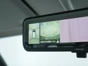 カメラの映像はバックミラーに映し出すことも可能です!