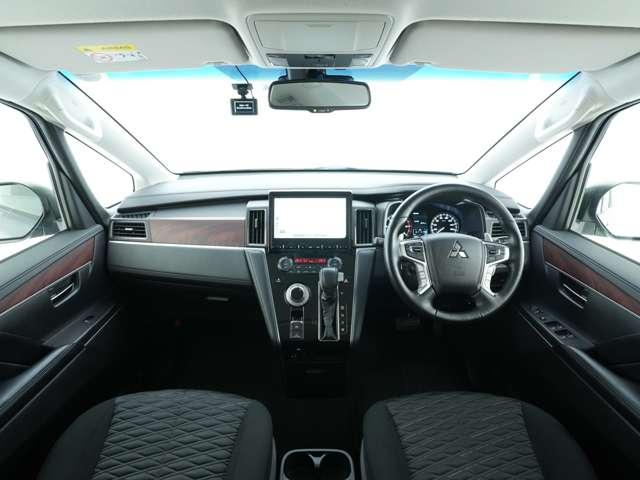 デリカＤ：５ Ｐ　純正１０．１型ナビ　マルチアラウンドモニター　ドライブレコーダー　ＥＴＣ　電動シート　電動リアゲート（6枚目）