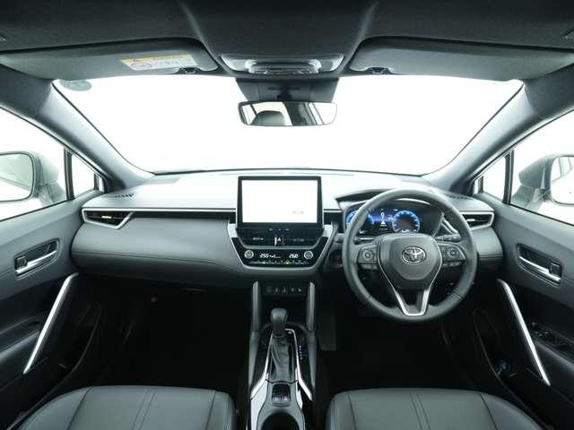 カローラクロス ハイブリッド　Ｚ　純正１０．５インチナビ　全周囲カメラ　ＥＴＣ　寒冷地仕様　１５００Ｗ給電　電動シート　電動リアゲート　ガラスルーフ（6枚目）