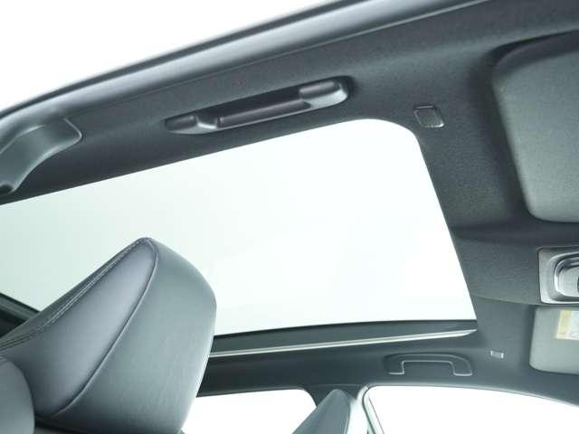 カローラクロス ハイブリッド　Ｚ　純正１０．５インチナビ　全周囲カメラ　ＥＴＣ　寒冷地仕様　１５００Ｗ給電　電動シート　電動リアゲート　ガラスルーフ（17枚目）