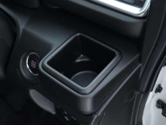 ���^�]�ȑ��h�����N�z���_�[���Œ莮�ƂȂ��Ă���A������Ƃ��������|�P�b�g�Ƃ��Ă����p���\�ł��I