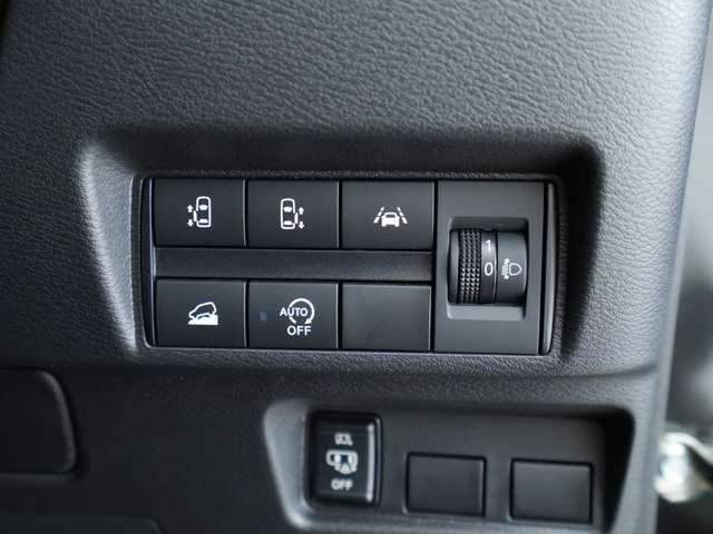 ｅＫクロススペース Ｔ　プラスエディション　ＣＤオーディオ　マルチアラウンドモニター　両側電動スライドドア　ハンズフリーオートスライドドア　ベンチシート　シートヒーター（12枚目）
