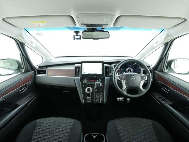 デリカＤ：５ Ｐ　純正１０．１型ナビ　両側電動スライドドア　ドライブレコーダー　ＥＴＣ　電動シート　電動リアゲート　シートヒーター　パドルシフト　ハンドルヒーター　アダプティブクルーズコントロール（5枚目）