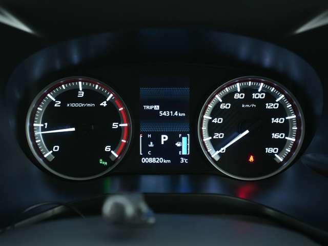 デリカＤ：５ Ｐ　純正１０．１型ナビ　両側電動スライドドア　ドライブレコーダー　ＥＴＣ　電動シート　電動リアゲート　シートヒーター　パドルシフト　ハンドルヒーター　アダプティブクルーズコントロール（14枚目）