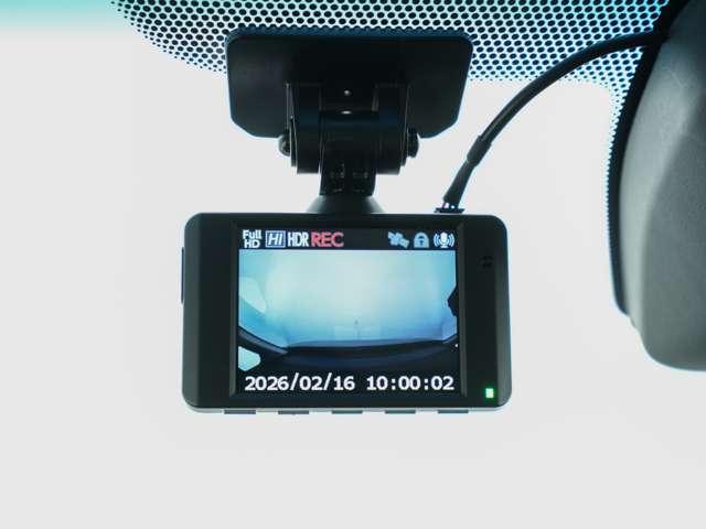 デリカＤ：５ Ｐ　純正１０．１型ナビ　両側電動スライドドア　ドライブレコーダー　ＥＴＣ　電動シート　電動リアゲート　シートヒーター　パドルシフト　ハンドルヒーター　アダプティブクルーズコントロール（17枚目）