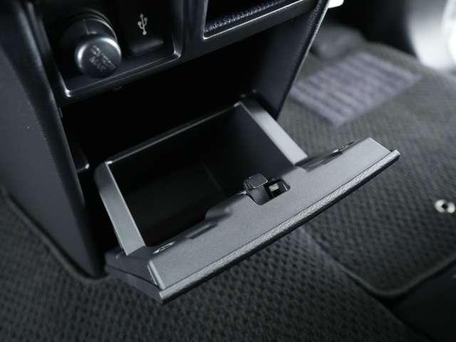 デリカＤ：５ Ｐ　純正１０．１型ナビ　両側電動スライドドア　ドライブレコーダー　ＥＴＣ　電動シート　電動リアゲート　シートヒーター　パドルシフト　ハンドルヒーター　アダプティブクルーズコントロール（30枚目）