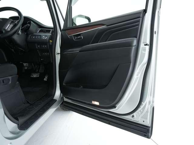 デリカＤ：５ Ｐ　純正１０．１型ナビ　両側電動スライドドア　ドライブレコーダー　ＥＴＣ　電動シート　電動リアゲート　シートヒーター　パドルシフト　ハンドルヒーター　アダプティブクルーズコントロール（36枚目）