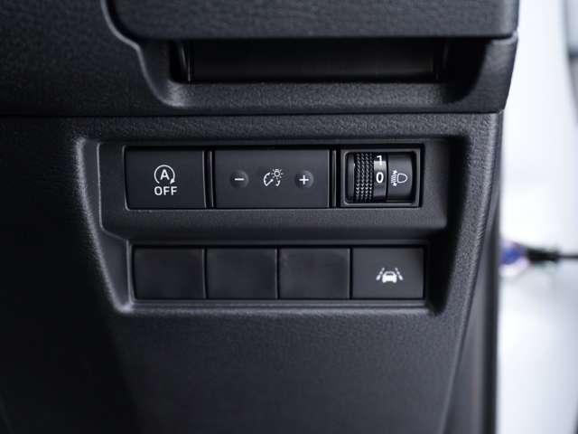 トライトン ＧＳＲ　純正スマホ連携ナビ　マルチアラウンドモニター　前後ドライブレコーダー　ＥＴＣ　マイパイロット　シートヒーター　レーンキープアシスト　本革シート（12枚目）