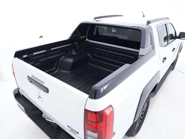 トライトン ＧＳＲ　純正スマホ連携ナビ　マルチアラウンドモニター　前後ドライブレコーダー　ＥＴＣ　マイパイロット　シートヒーター　レーンキープアシスト　本革シート（19枚目）