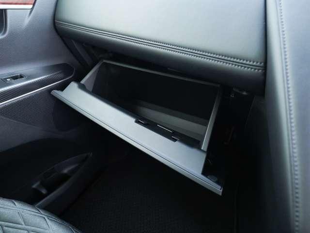 デリカＤ：５ Ｐ　純正１０．１型ナビ　ＥＴＣ　ドライブレコーダー　電動シート　電動リアゲート　両側電動スライドドア　シートヒーター　レーンキープアシスト　パドルシフト（13枚目）