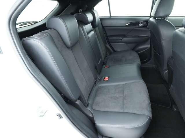 ��ȃV�[�g�ł������݂̂�����Ȃ��Y��ȏ�Ԃ��ێ����Ă���A�̏d�������č����Ă����悢�e���ŉ����Ԃ��Ă���܂��I�V������߂ɂȂ��Ă���܂��̂ŁA�����������������ɂ����Ȃ��Ă���܂��I