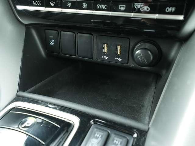 �n���h���q�[�^�[���ځI�����G�߂̗₽���n���h�����|�J�|�J�̃n���h���ɕς��邱�Ƃ��o���܂���܂��A�߂��ɂ͂t�r�a�\�P�b�g��A�N�Z�T���[�\�P�b�g�𓋍ڂ��Ă���A�J�[�p�i�̓d���Ƃ��ė��p���邱�Ƃ��o���܂���