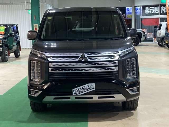 デリカD:5 G パワーパッケージ 4WD 3列シート ウォークスルー フルフラット 電動リアゲート シートヒーター オートクルーズコントロール アイドリングストップ オートマチックハイビーム オートライト 100V電源 寒冷地仕様(3枚目)