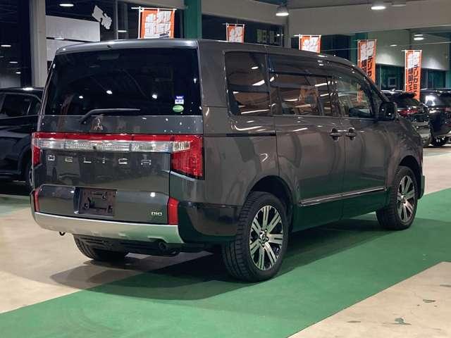 デリカD:5 G パワーパッケージ 4WD 3列シート ウォークスルー フルフラット 電動リアゲート シートヒーター オートクルーズコントロール アイドリングストップ オートマチックハイビーム オートライト 100V電源 寒冷地仕様(7枚目)