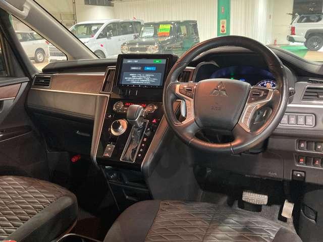 デリカD:5 G パワーパッケージ 4WD 3列シート ウォークスルー フルフラット 電動リアゲート シートヒーター オートクルーズコントロール アイドリングストップ オートマチックハイビーム オートライト 100V電源 寒冷地仕様(8枚目)