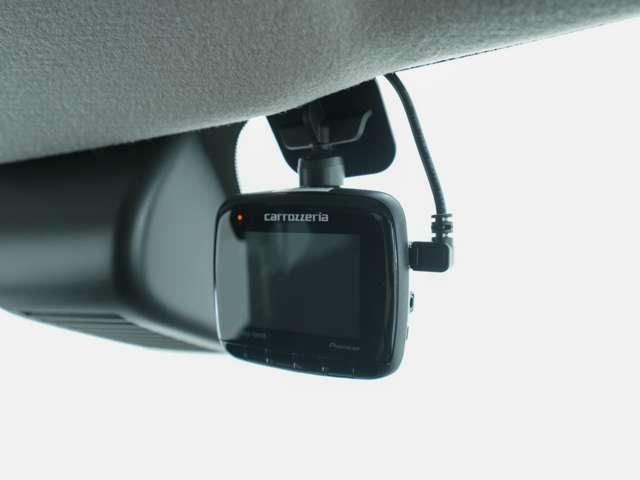 デリカミニ Ｔ　プレミアム　スマホ連携ディスプレイオーディオ　デジタルルームミラー　マルチアラウンドモニター　マイパイロット　ＥＴＣ　オールウェザーマット　ハーフレザーシート　両側電動スライドドア（5枚目）