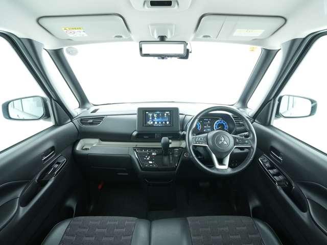 デリカミニ Ｔ　プレミアム　スマホ連携ディスプレイオーディオ　デジタルルームミラー　マルチアラウンドモニター　マイパイロット　ＥＴＣ　オールウェザーマット　ハーフレザーシート　両側電動スライドドア（7枚目）